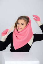 HERTTA Woll-Dreiecktuch in Rosa und Weiß aus gewalktem Schurwollstoff