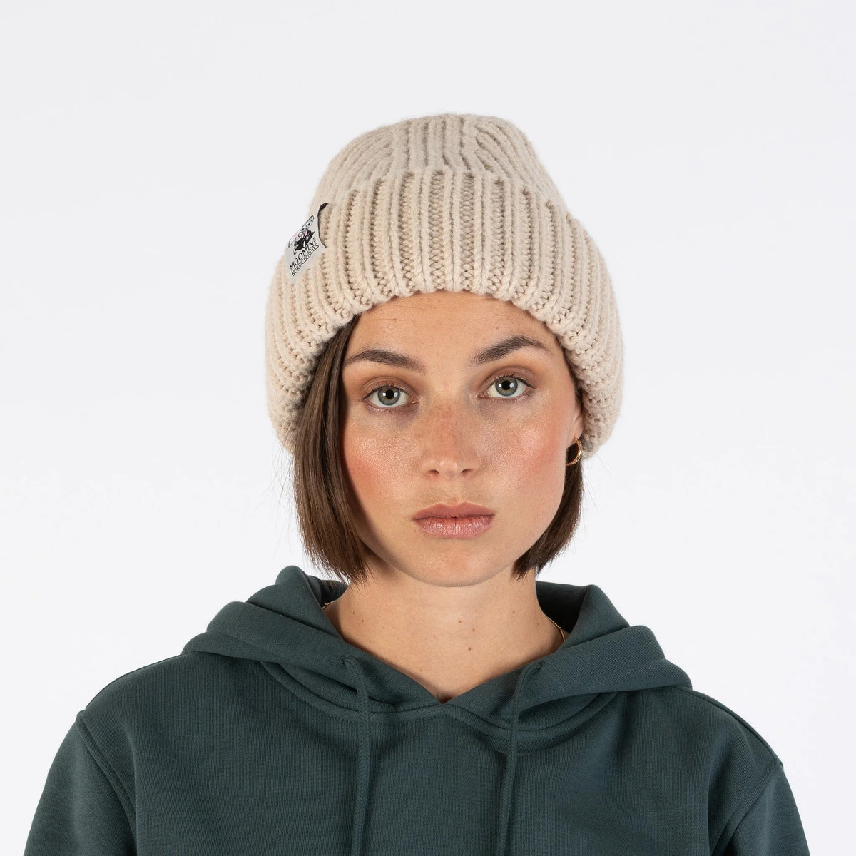 Mumin Little My Chunky-Beanie in Beige aus weichem Grobstrick