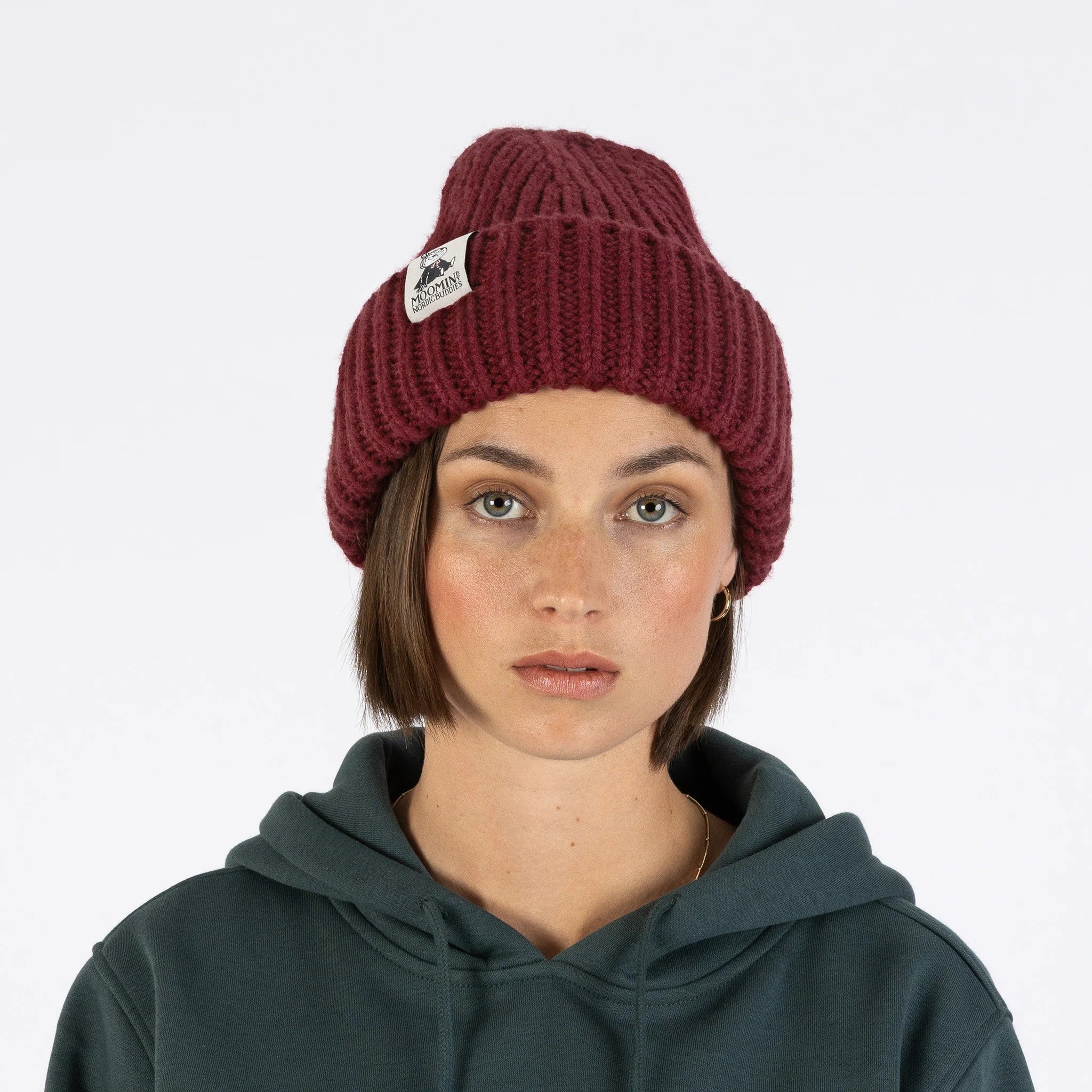 Mumin Little My Chunky-Beanie in Bordeaux aus weichem Grobstrick