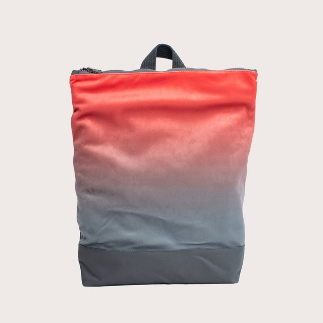 Muni Velvet Rucksack aus Samtstoff in Salmon mit wasserdichtem Polyesterboden