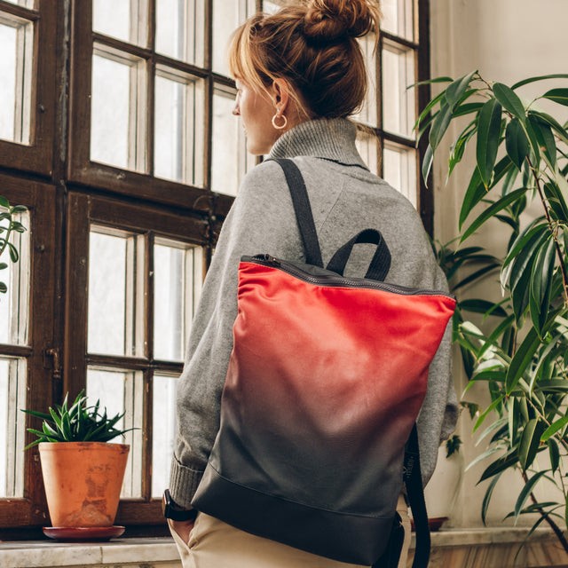 Muni Velvet Rucksack aus Samtstoff in Salmon mit wasserdichtem Polyesterboden