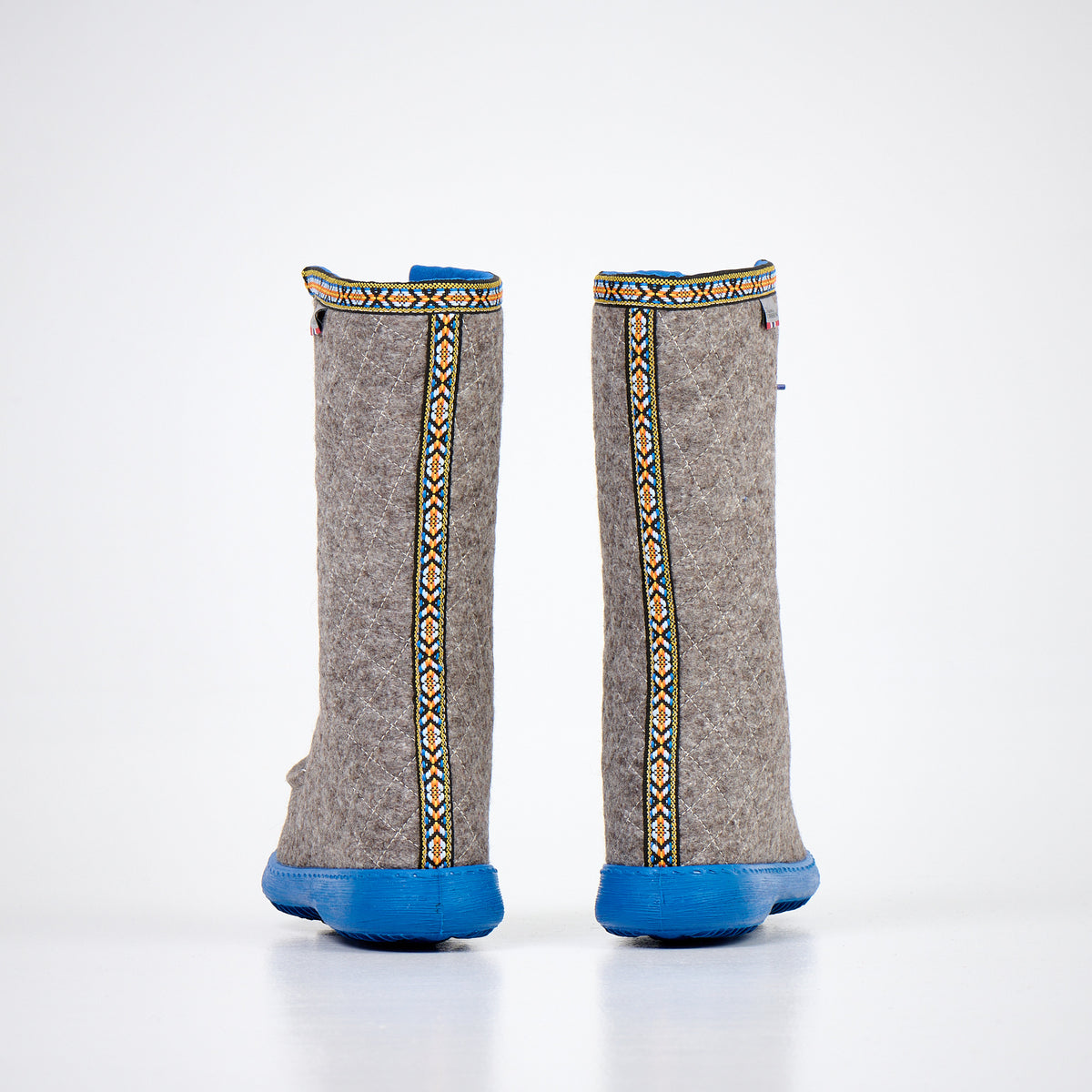 Nesna Lobben Pakane Filzstiefel aus Wollfilz in Grau