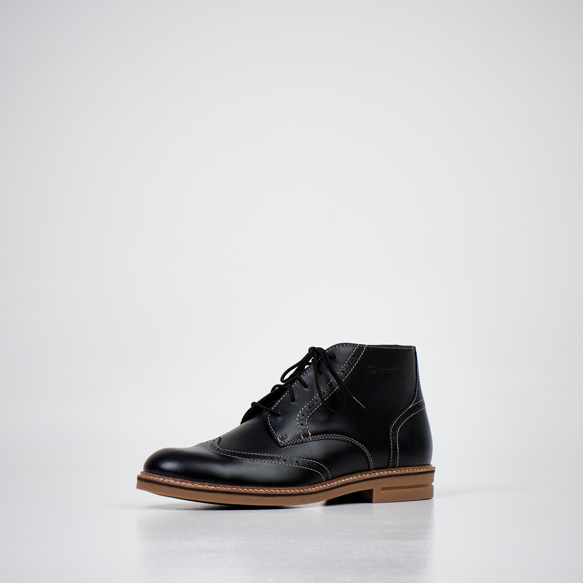 Samelin Samm Chukka Boots in Schwarz aus wasserabweisendem Leder