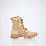 Samelin Kõrb Desert Boots aus Nubukleder, ein einzelner Stiefel auf hellem Hintergrund