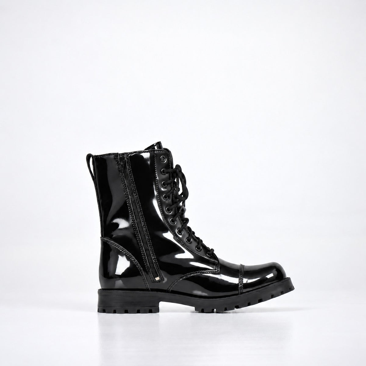 Samelin Max's Back Room Boots in Schwarz aus glänzendem, wasserabweisendem Lack-Naturleder mit Reißverschluss