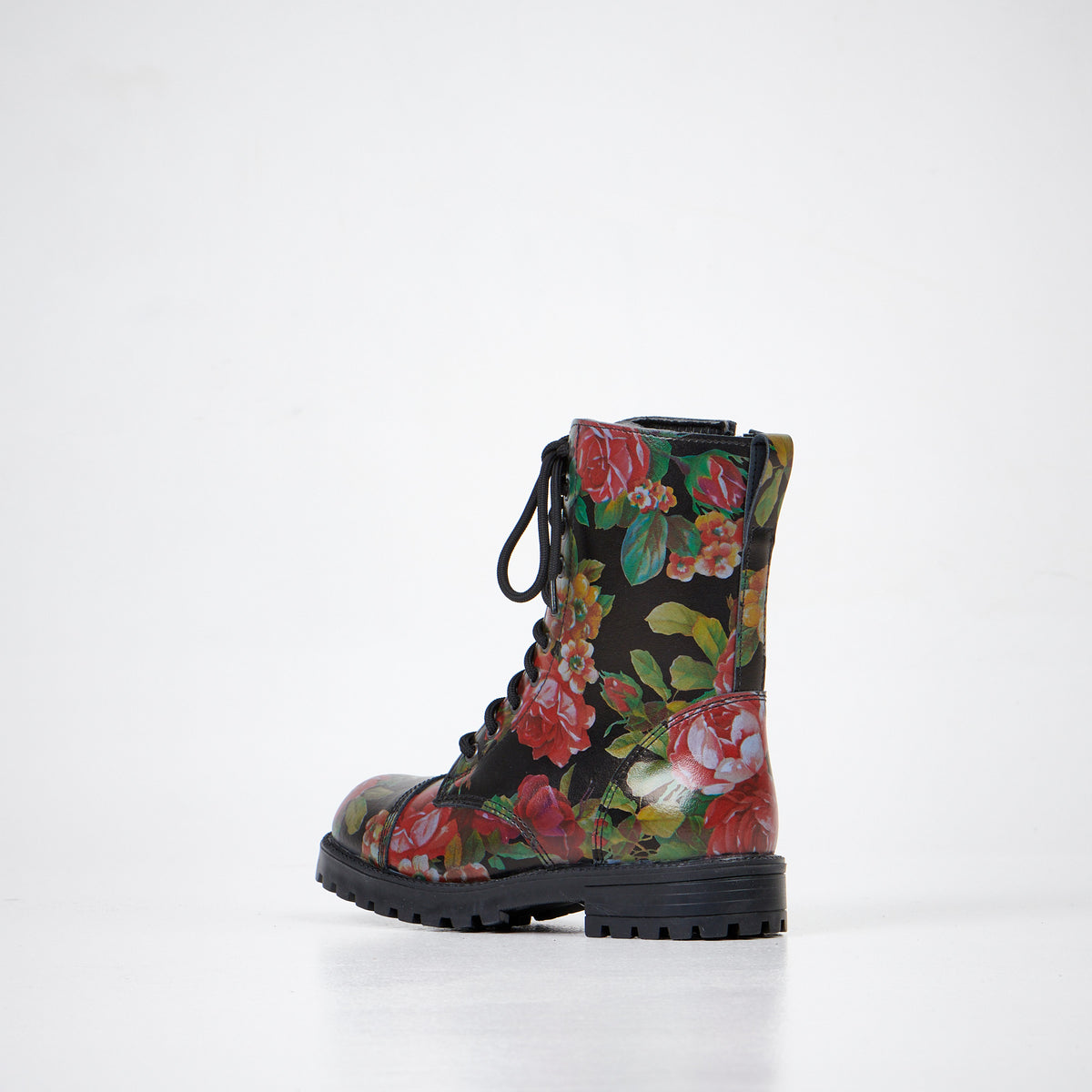Samelin Hell's Kitchen Leder-Boots in Rot, ein einzelner Stiefel auf hellem Hintergrund