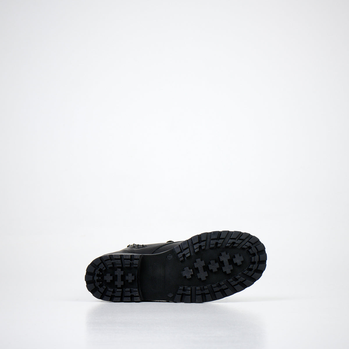 Samelin Inevitable 2.0 Militärstiefel in Mattschwarz aus wasserabweisendem Naturleder mit Reißverschluss, Laufsohle von unten