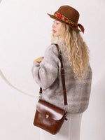 Toks Visoks Edie Clutch aus Premium-Naturleder in Ginger mit abnehmbarem Riemen