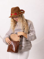 Toks Visoks Edie Clutch aus Premium-Naturleder in Ginger mit abnehmbarem Riemen