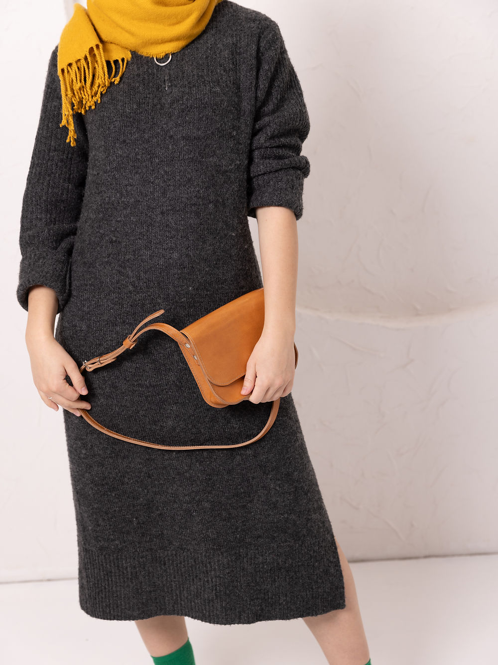 Toks Visoks Nico Clutch aus Premium-Naturleder in Caramel mit Magnetverschluss